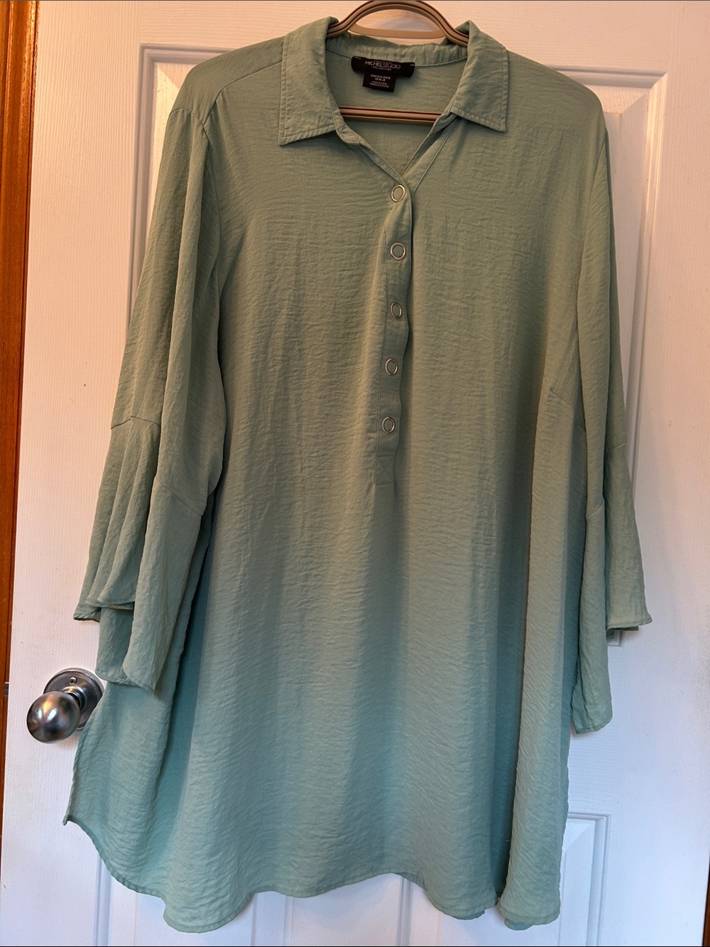 Micheal’s studio collection Pennington’s sage Green Button-Front Tunic Top